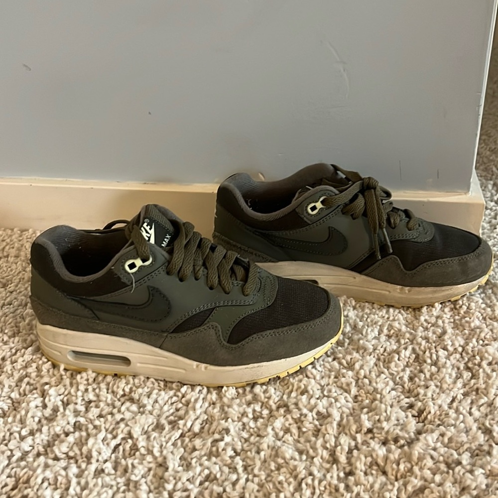 Nike Air Max 1 Olive Suede
